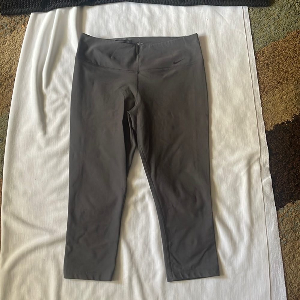 Nike - legging Capri - sz Medium